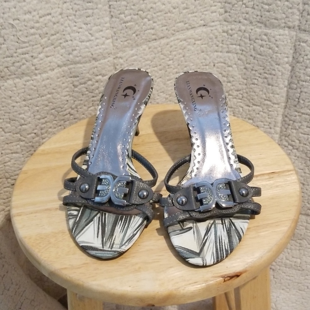 Sandal
